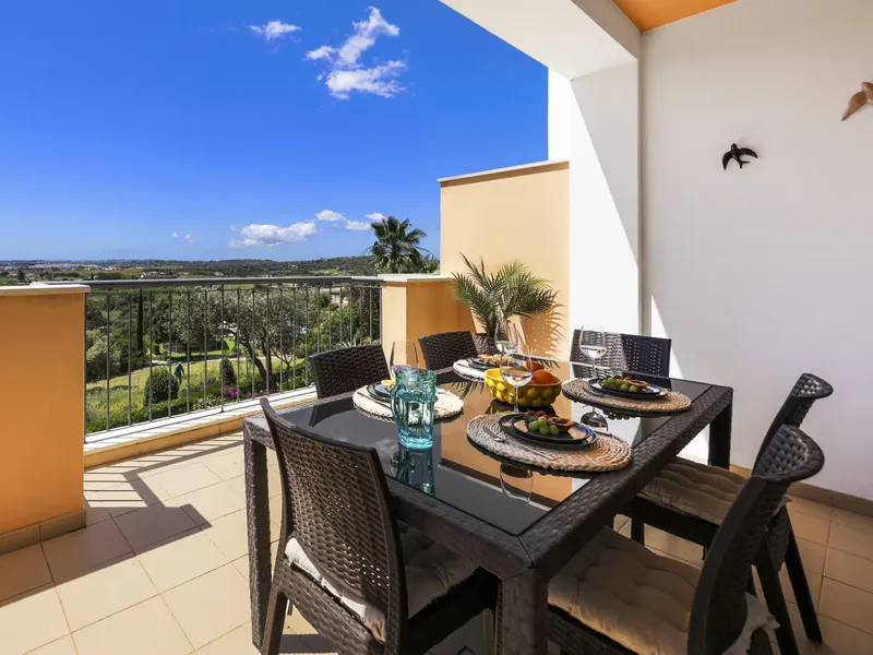 Villa Calma terrace overlooking the Algarve hills